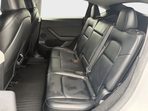 Used 2024 Tesla Model Y Long Range AWD/4WD image 24