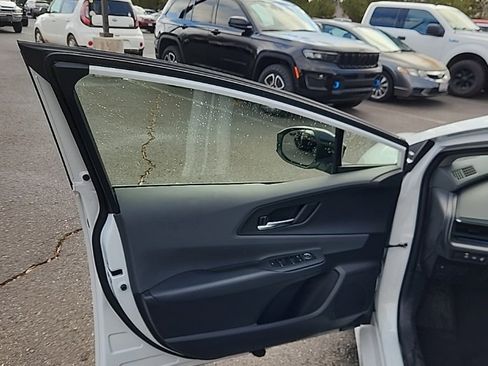 Used 2025 Toyota Prius XLE image 15