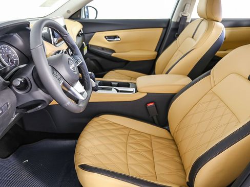 Used 2025 Nissan Sentra SV w/ SV Premium Package image 17