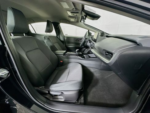 Used 2025 Toyota Prius LE image 29