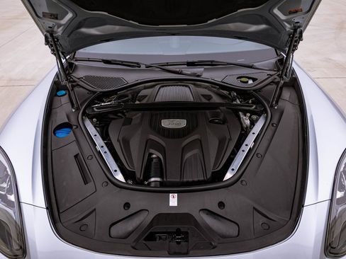 Used 2018 Porsche Panamera 4 image 22