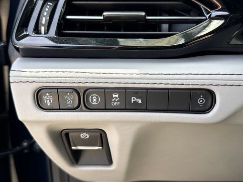 Certified 2026 Acura MDX SH-AWD w/ Advance Package image 28