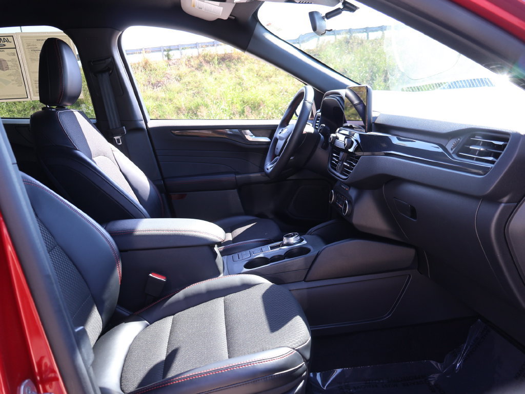 Used 2026 Ford Escape ST-Line AWD/4WD image 8