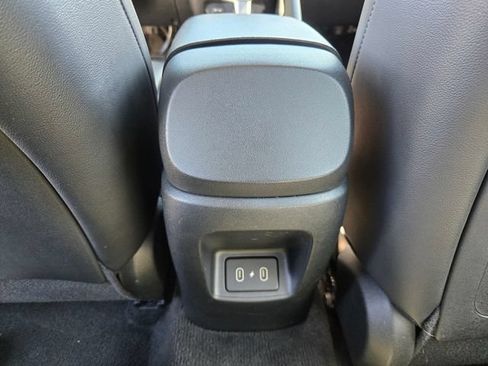 Used 2024 Hyundai Elantra Limited FWD image 13