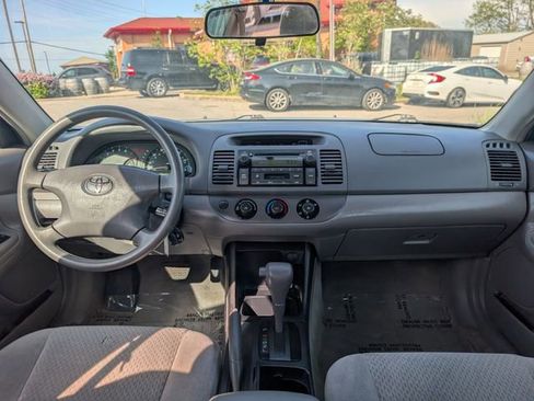 Used 2004 Toyota Camry image 16