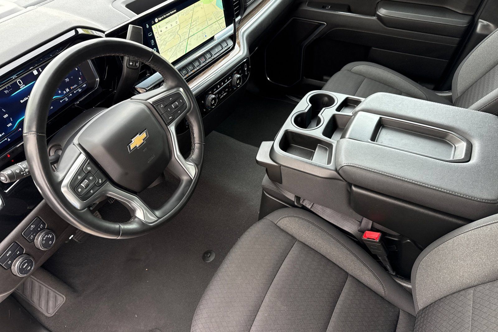 Used 2025 Chevrolet Silverado 1500 LT AWD/4WD image 7