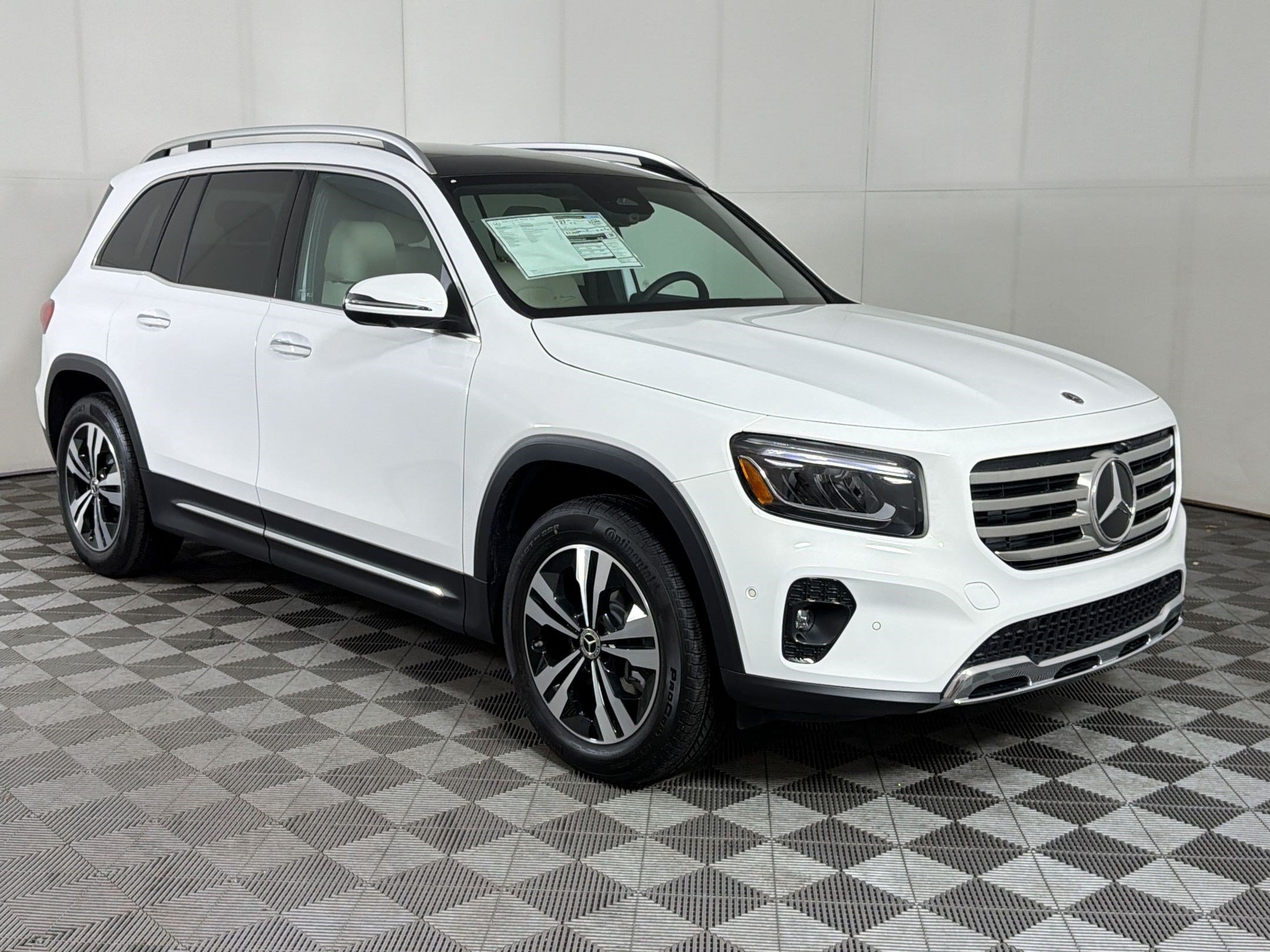 Used 2026 Mercedes-Benz GLB 250 4MATIC image 7