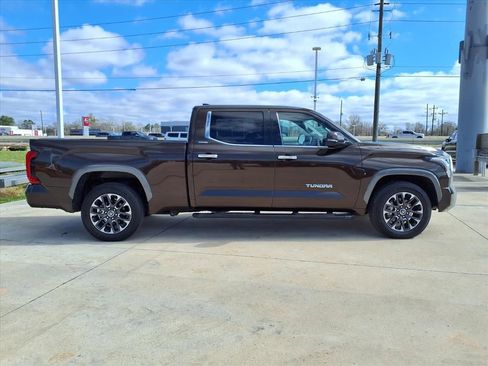 Used 2022 Toyota Tundra Limited w/ Power Package image 5