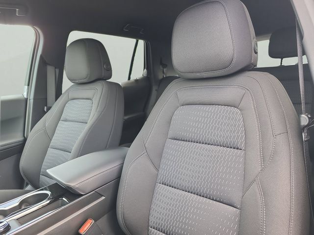 New 2026 Chevrolet Equinox LT w/ Safety and Technology Package FWD image 18