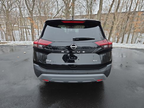 Used 2023 Nissan Rogue SV image 8