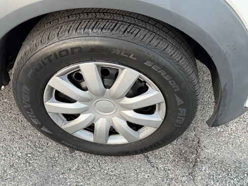 Used 2013 Ford Transit Connect XLT image 18