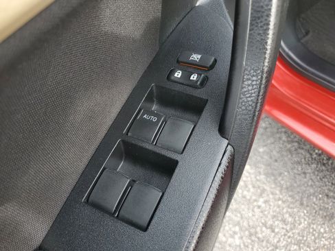 Used 2019 Toyota Corolla LE FWD image 17