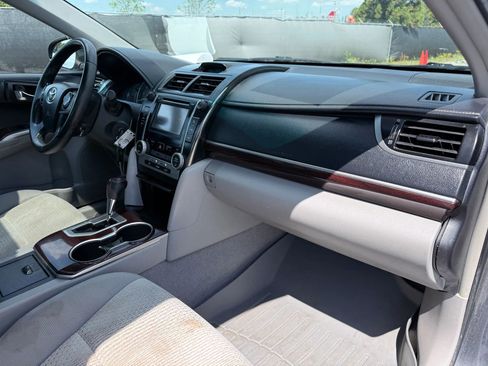 Used 2013 Toyota Camry XLE image 19