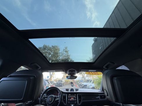 Used 2018 Porsche Macan GTS image 22