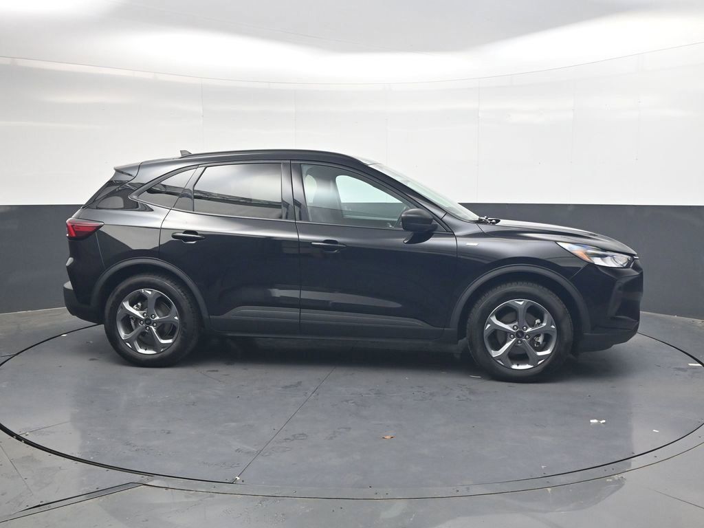 Used 2025 Ford Escape ST-Line FWD image 4