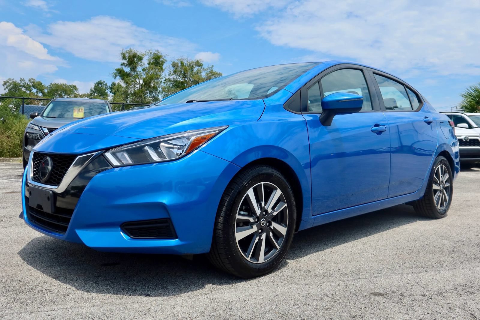 Used 2021 Nissan Versa SV FWD image 4