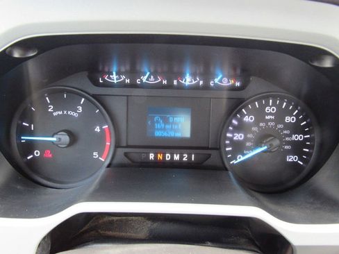 Used 2022 Ford F750 2WD Regular Cab Super Duty image 25