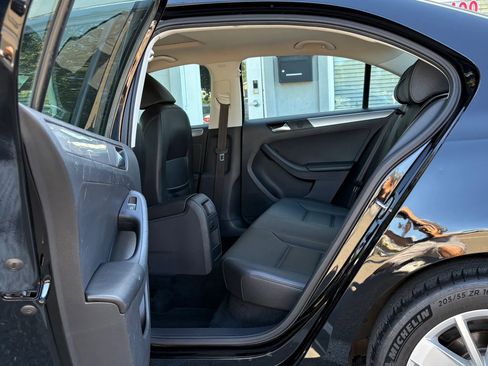 Used 2015 Volkswagen Jetta SE FWD image 11