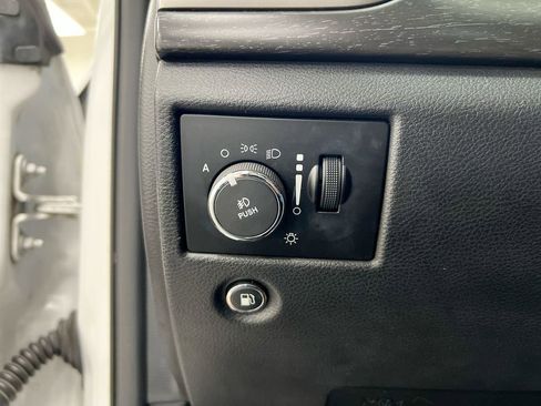 Used 2017 Jeep Grand Cherokee Altitude AWD/4WD image 17