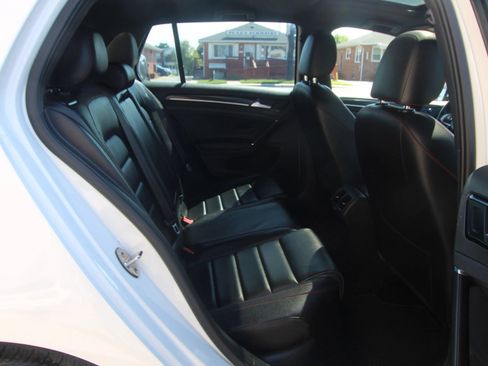 Used 2017 Volkswagen GTI Autobahn FWD image 12
