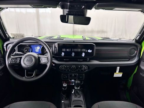 New 2025 Jeep Gladiator Rubicon w/ Safety Group image 24