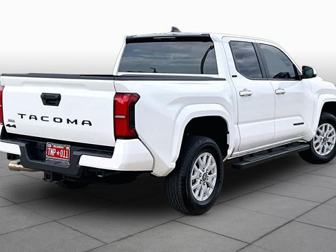 Used 2025 Toyota Tacoma SR5 AWD/4WD image 13