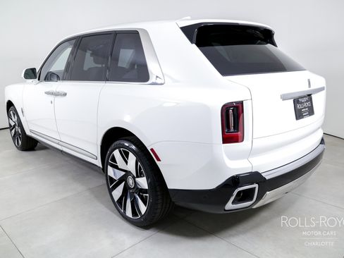 Certified 2025 Rolls-Royce Cullinan image 8