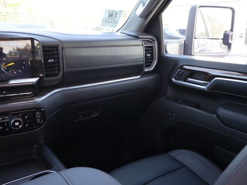 Used 2024 Chevrolet Silverado 3500 LT w/ Convenience Package AWD/4WD image 18