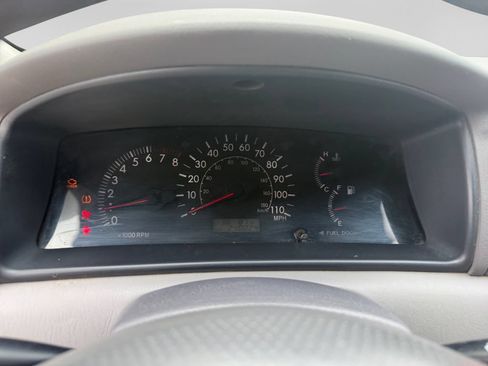 Used 2005 Toyota Corolla LE w/ Audio Value Pkg FWD image 14