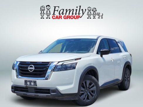 Used 2024 Nissan Pathfinder S FWD image 1