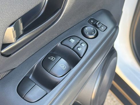 Certified 2025 Nissan Kicks Play S image 20