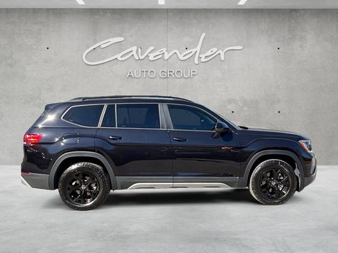 Used 2025 Volkswagen Atlas Peak Edition SE image 20