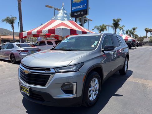 Used 2023 Chevrolet Traverse LS FWD image 4