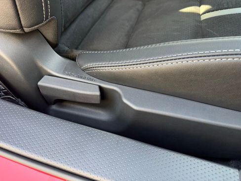 Used 2025 Toyota GR86 Premium w/ Performance Package image 36