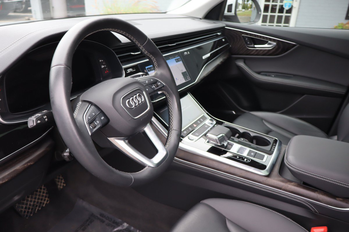 Used 2023 Audi Q8 Premium Plus AWD/4WD image 13