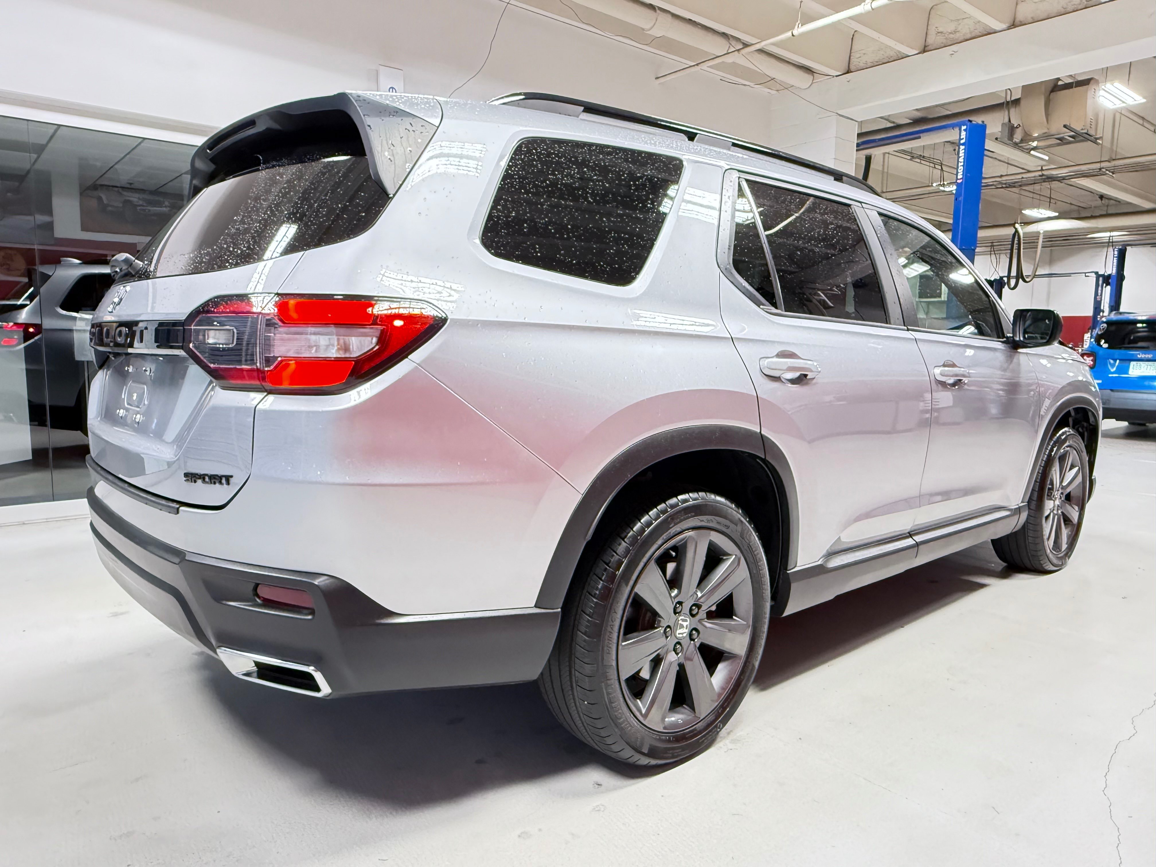 Used 2023 Honda Pilot Sport image 10
