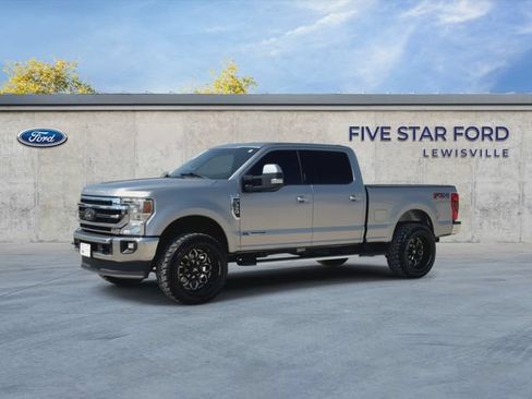 Used 2020 Ford F350 Lariat w/ Lariat Value Package AWD/4WD image 4