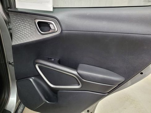 Used 2023 Kia Soul LX w/ LX Technology Package image 40