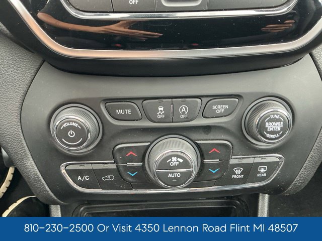 Used 2019 Jeep Cherokee Limited AWD/4WD image 25