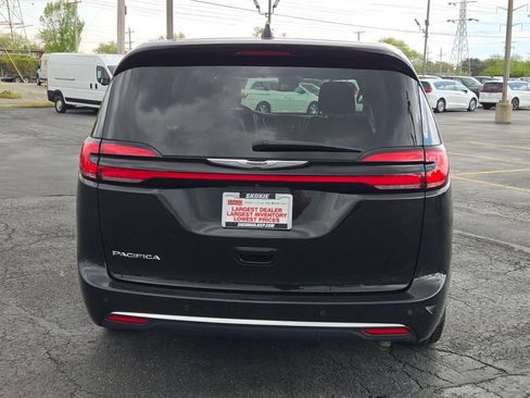 Certified 2024 Chrysler Pacifica Touring-L FWD image 14