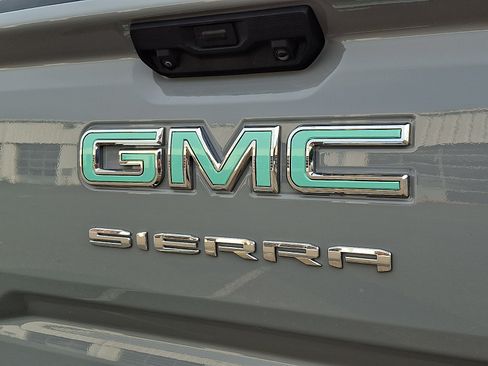 Used 2024 GMC Sierra 1500 Elevation AWD/4WD image 10