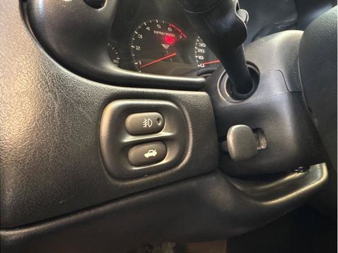 Used 1999 Chevrolet Corvette Coupe w/ Memory Pkg image 13