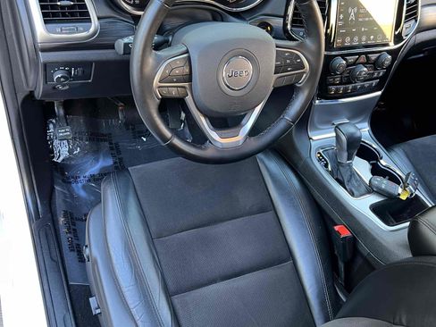 Used 2021 Jeep Grand Cherokee Laredo X image 27