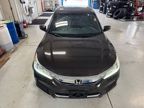 Used 2017 Honda Accord Sport Special Edition image 32