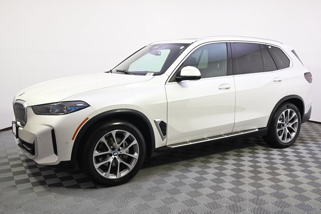 Used 2024 BMW X5 xDrive40i AWD/4WD image 2