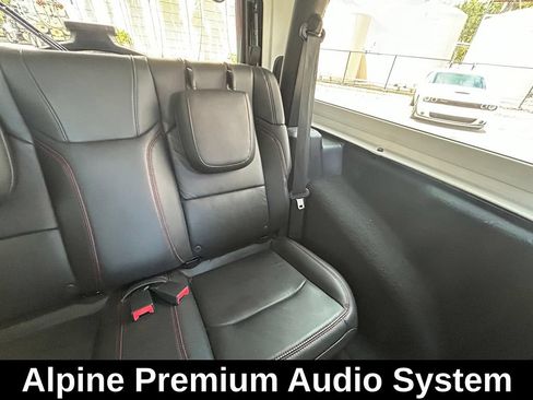 Used 2018 Jeep Wrangler Rubicon AWD/4WD image 11