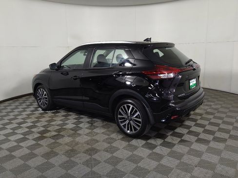 Used 2024 Nissan Kicks SV FWD image 3