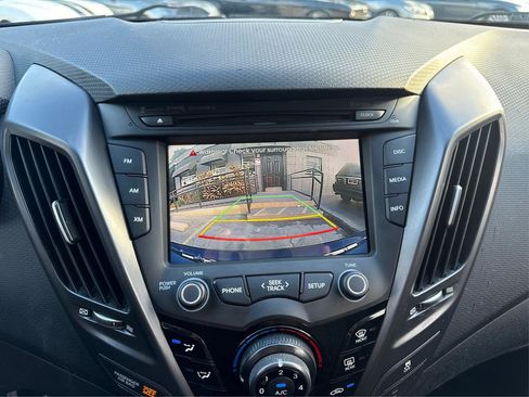 Used 2015 Hyundai Veloster Turbo image 22