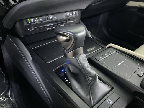 Used 2022 Lexus ES 250 w/ Premium Package AWD/4WD image 17