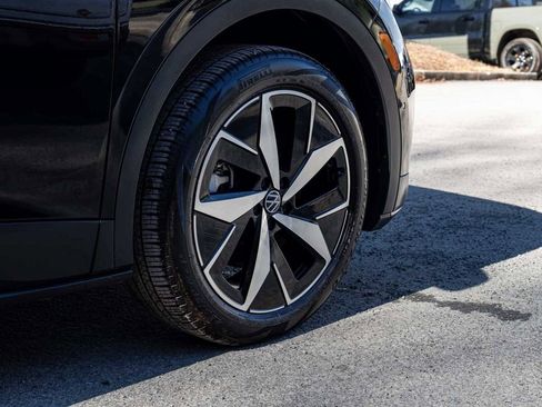 Used 2024 Volkswagen ID.4 Pro S image 9